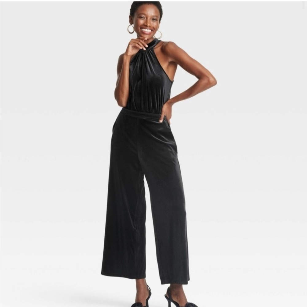 Elegant Black Halter Jumpsuit